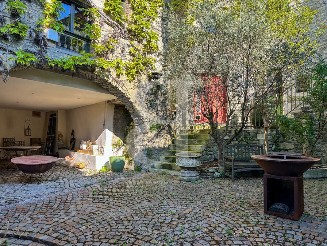 Maison à LA BEGUDE-DE-MAZENC