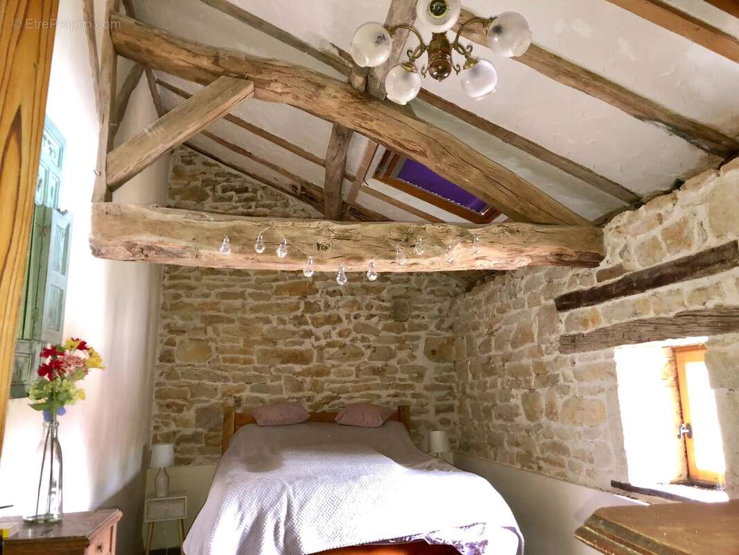 Maison individuelle de deux chambres, située dans un hameau. - photo 5