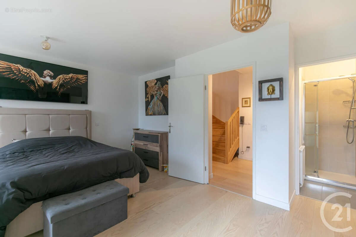 Appartement à CHENNEVIERES-SUR-MARNE