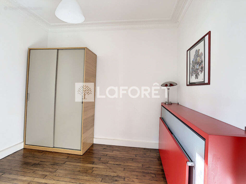 Appartement à COURBEVOIE
