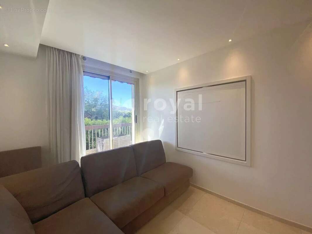 Appartement à MANDELIEU-LA-NAPOULE