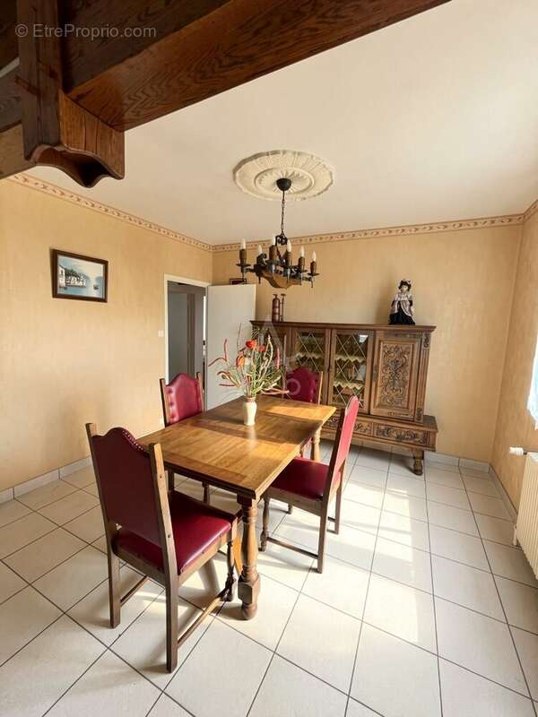 Maison à SAINT-GEORGES-DE-MONTAIGU