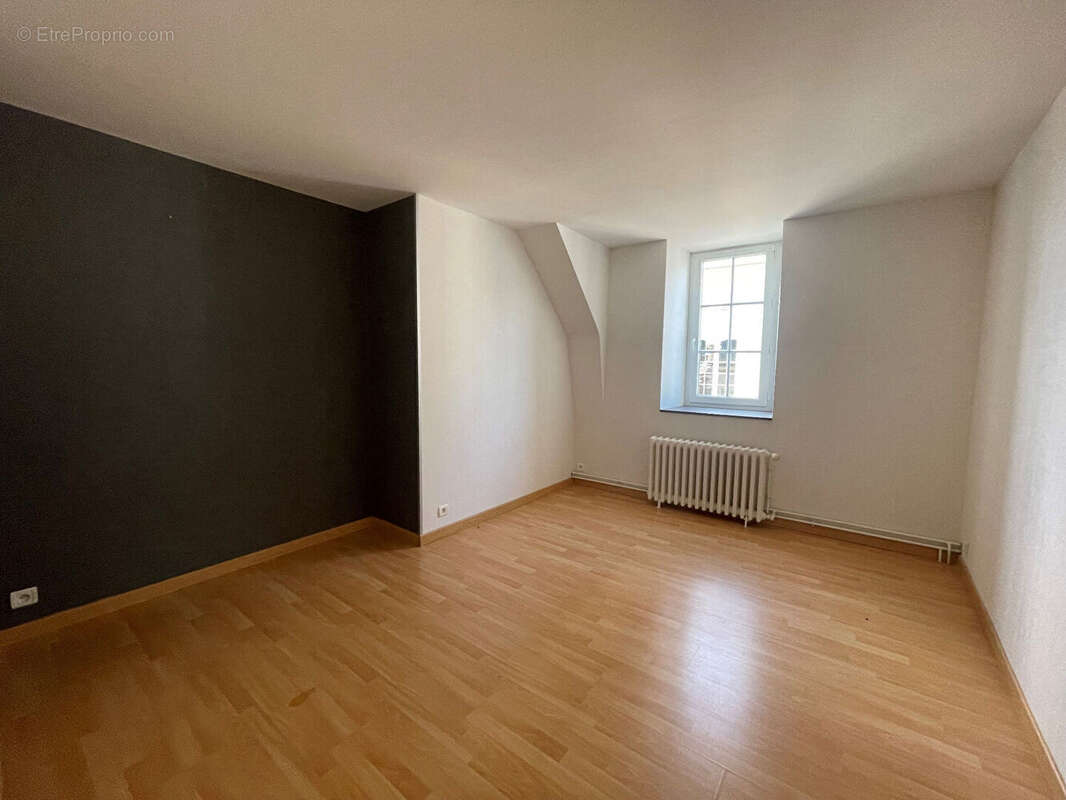Appartement à COMMENTRY