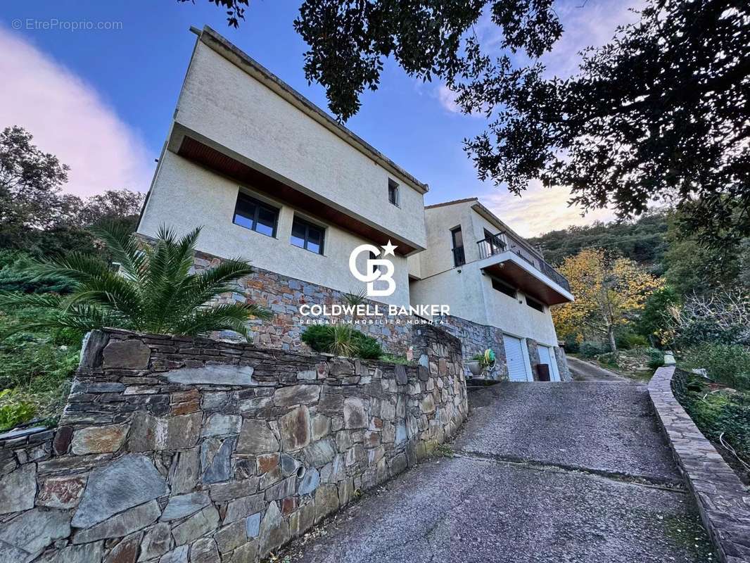 Maison à MONTESQUIEU-DES-ALBERES