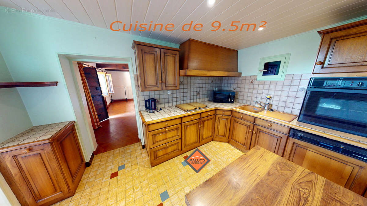 RARE! Belle bâtisse pierres dorées, 514m2 de surface totale! Enorme Potentiel, 131m2 habitables! - photo 9