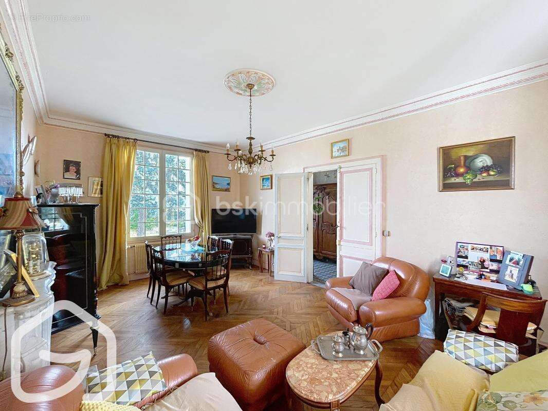 Maison à SAINT-ETIENNE-DU-ROUVRAY