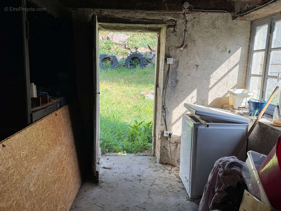 Auv 1225: Maison de caractère, grande grange, toits neufs, 1640m2 - photo 52