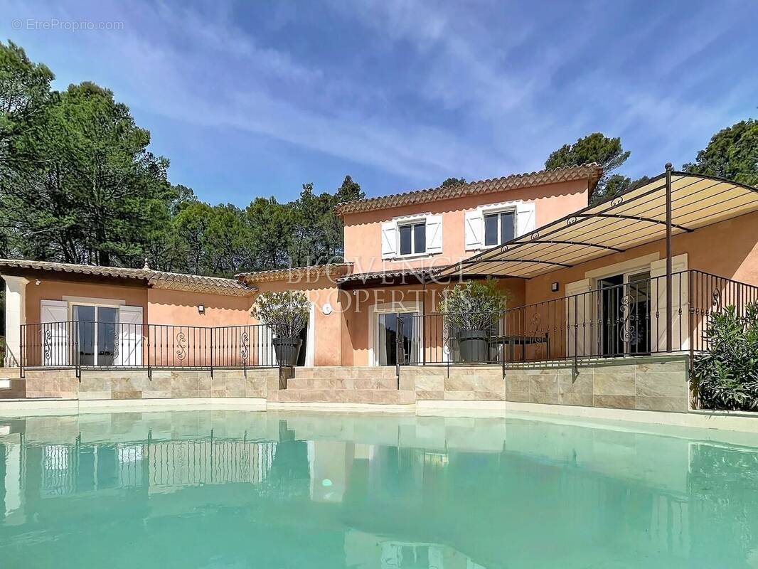 Maison à CORRENS