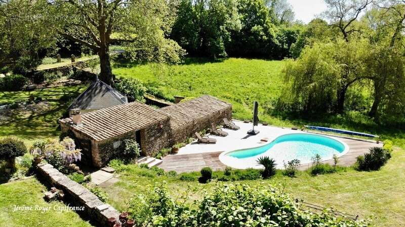Propriété de charme à la campagne – 305 m² habitables sur 4,8 hectares avec piscine et dépendances - photo 2