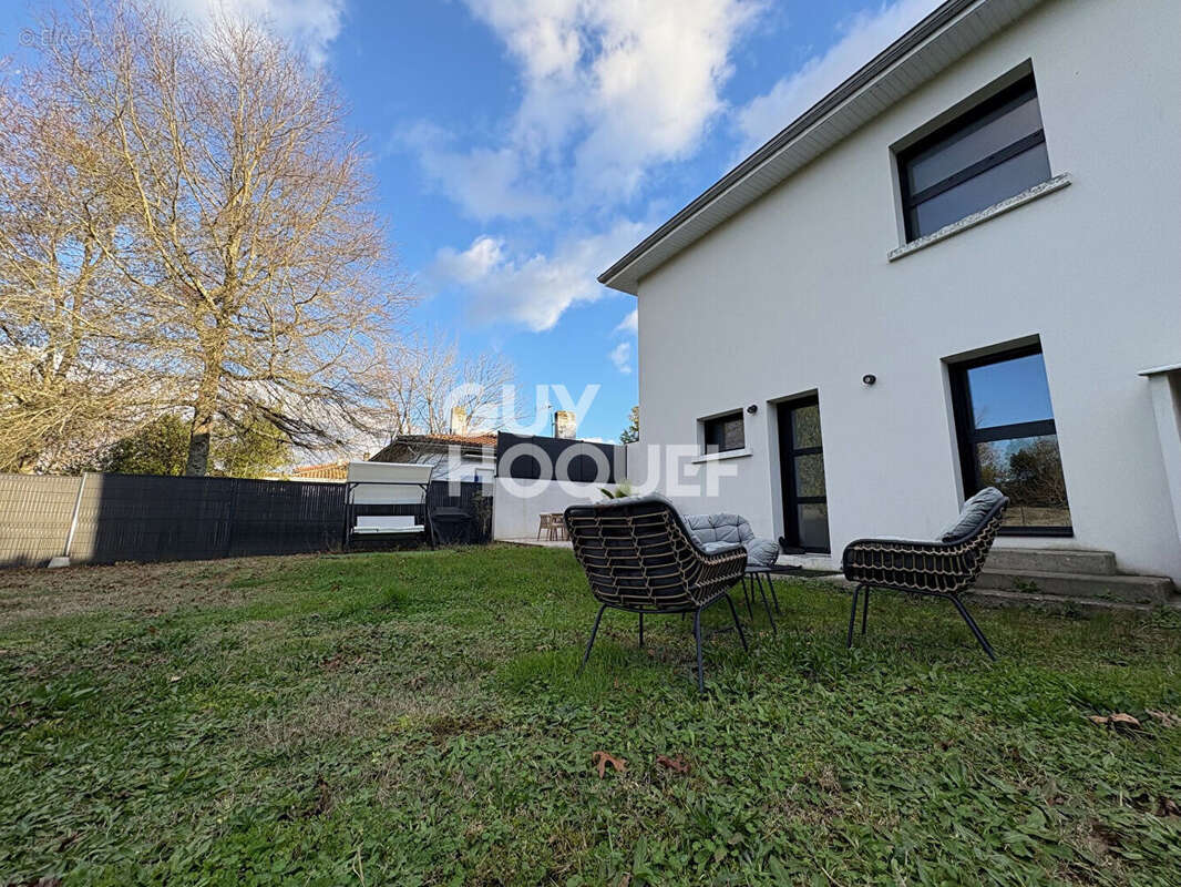 Maison à VILLENAVE-D&#039;ORNON