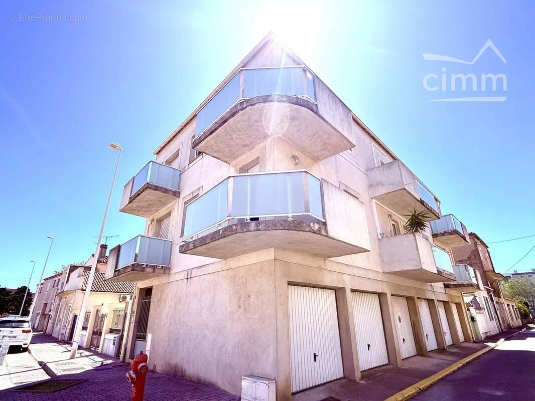 Appartement à PORT-SAINT-LOUIS-DU-RHONE