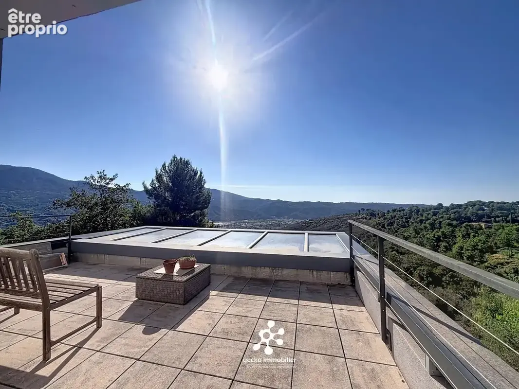 Carros - Les plans - Maison d’architecte avec piscine et terrain de 3000 m2 - photo 9