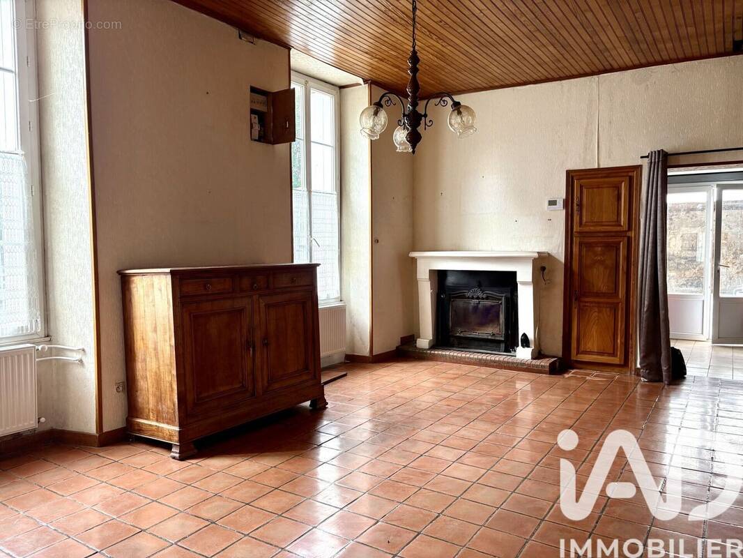 Photo 1 - Maison à CHATEAUNEUF-SUR-CHARENTE