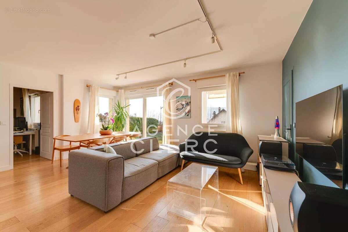 Appartement à VEYRIER-DU-LAC