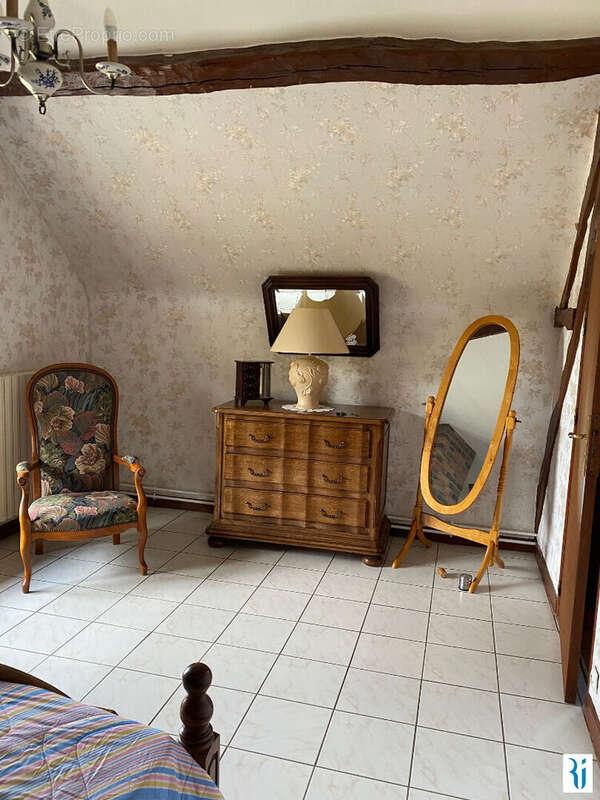 Maison à SAINT-LEGER-DU-BOURG-DENIS