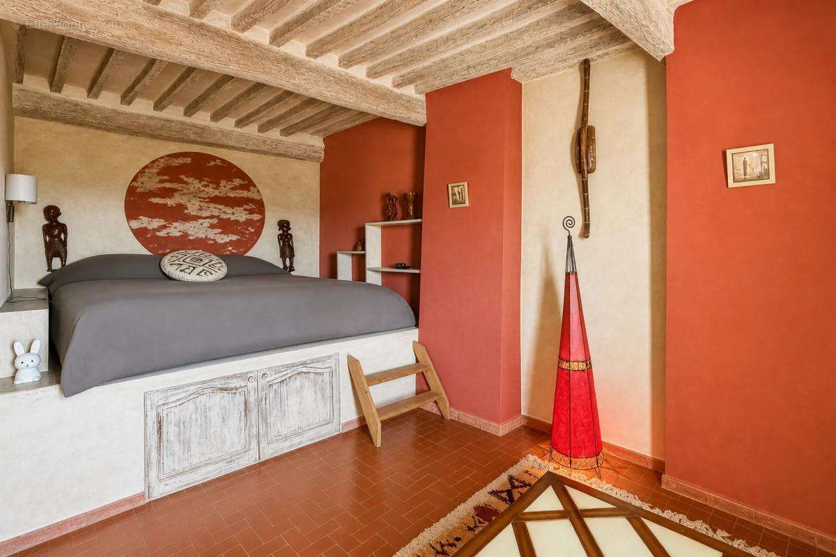 Maison à TAVERNES