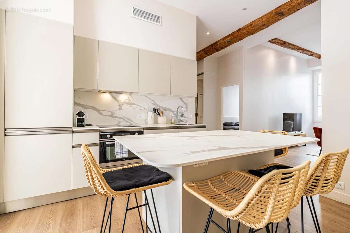 Nice - Le Port - Superbe appartement 3 pièces avec loggia - Airbnb OK - photo 7
