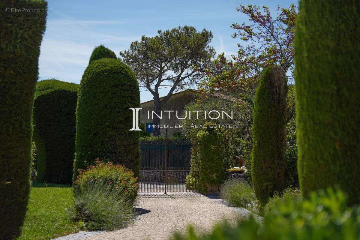 Maison à MOUGINS