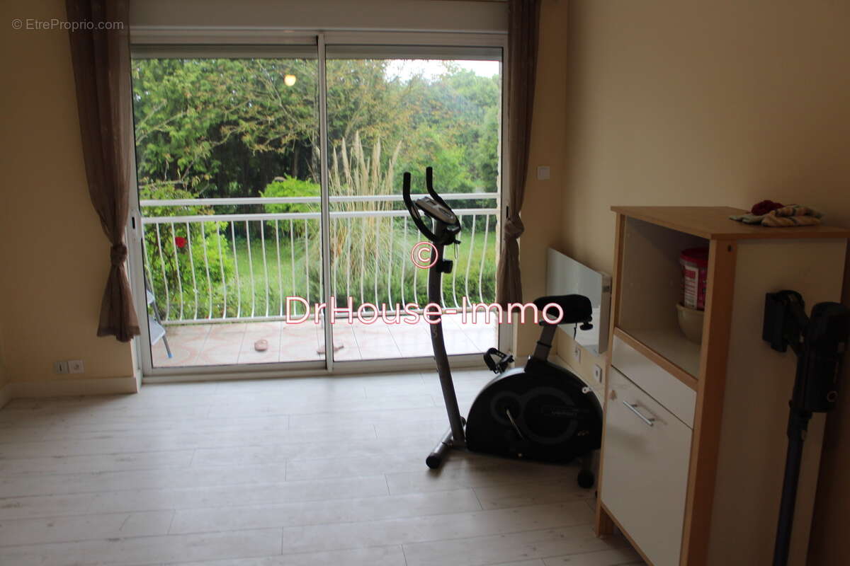 Maison à ROULLET-SAINT-ESTEPHE