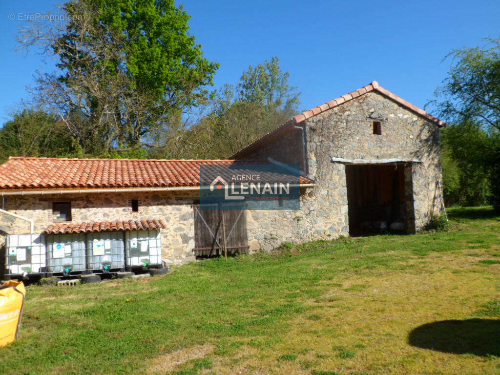 Maison à LA FORET-SUR-SEVRE