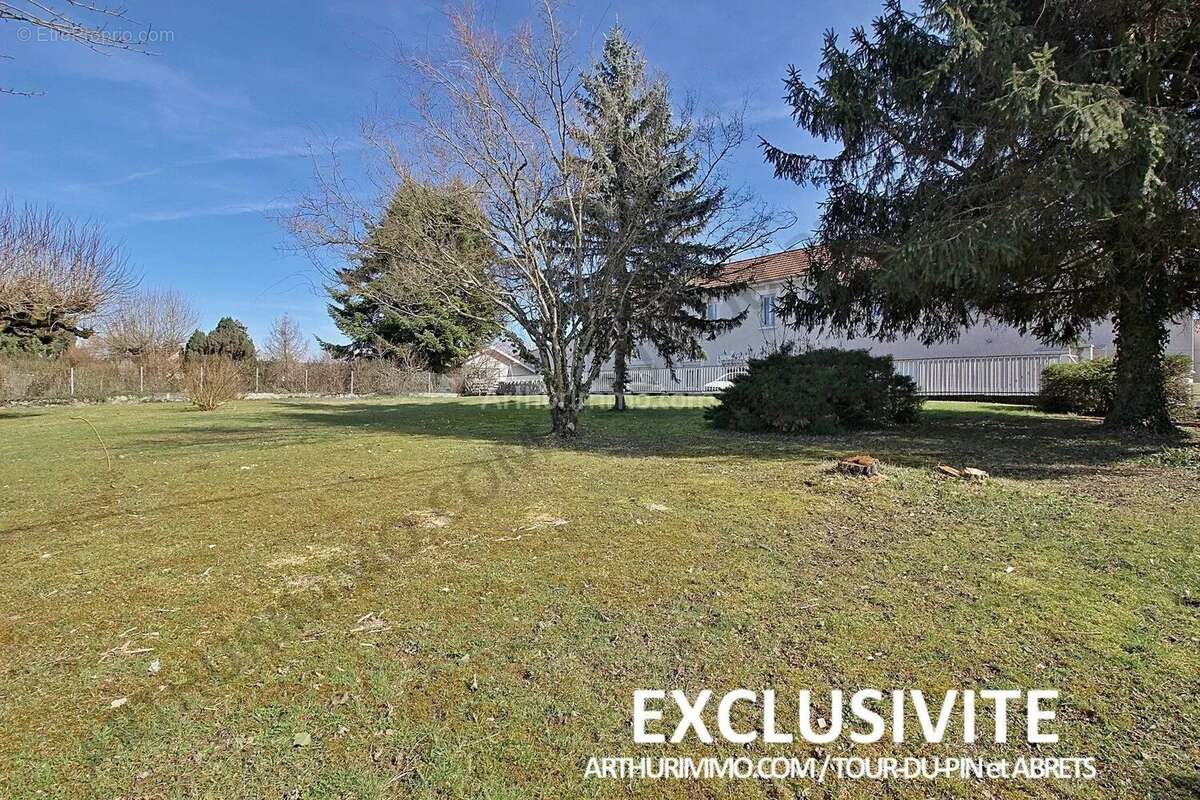 Terrain à SAINT-ANDRE-LE-GAZ