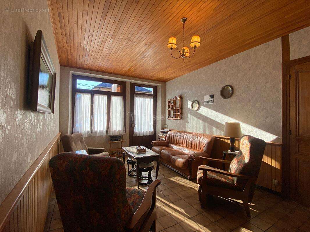 Maison de village de 6 pièce(s) 167 m2 sur terrain d'environ 595 m² - photo 3