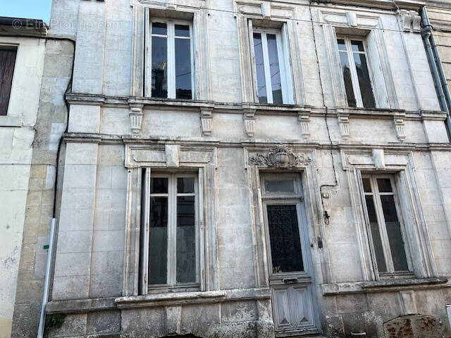 Maison à COGNAC