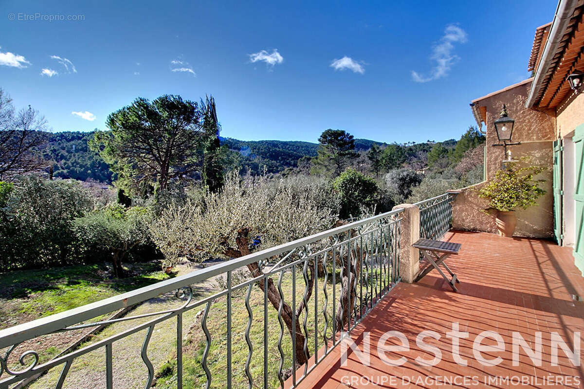 A VENDRE ! MAISON A  FIGANIERES - 81 m² environ + dépendance de 16 m² sur un terrain de 4495m² avec piscine - photo 6