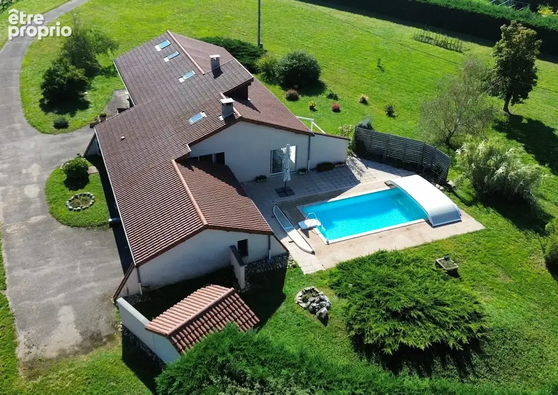 Sur les contreforts du Pilat Maison d’architecte de 222 m2 au cœur d’un environnement naturel préservé - photo 2
