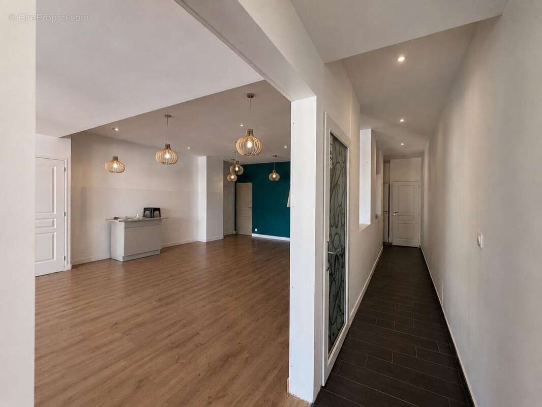 Commerce 116 m² à Biguglia  - photo 4