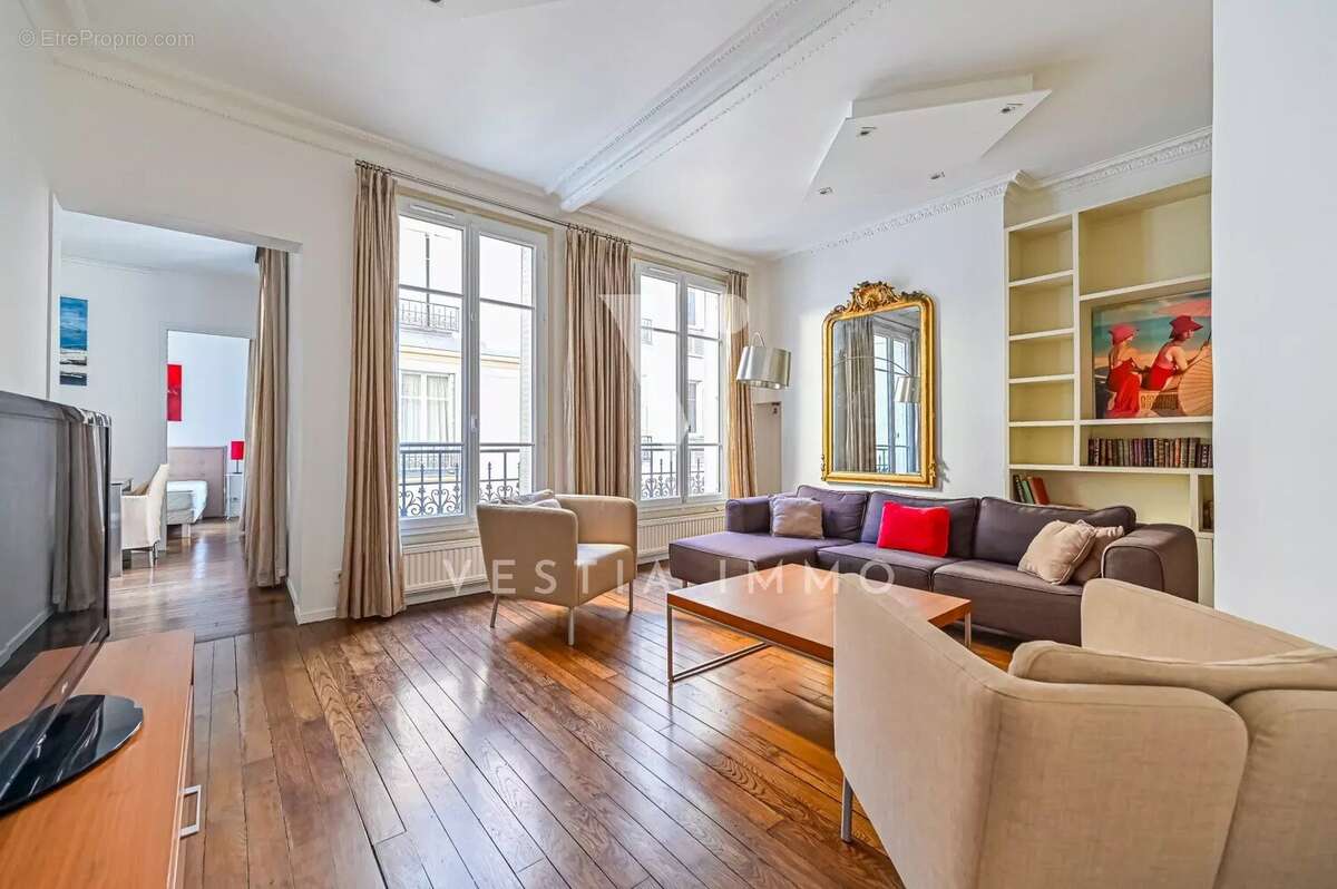 Appartement à PARIS-17E