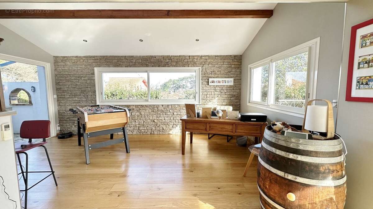Maison landaise de type t6 de 177 m2 avec piscine - photo 10