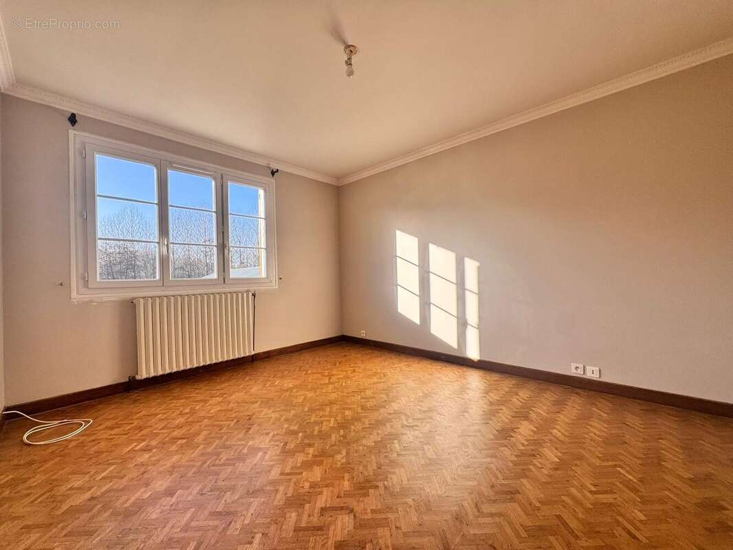 Maison à ROZIERES-SUR-CRISE