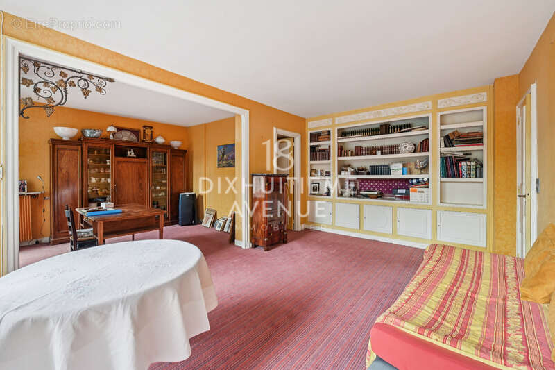 Appartement à PARIS-15E