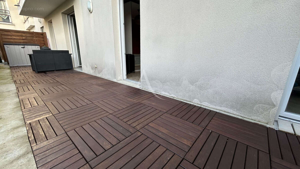 Appartement à SAINT-THIBAULT-DES-VIGNES