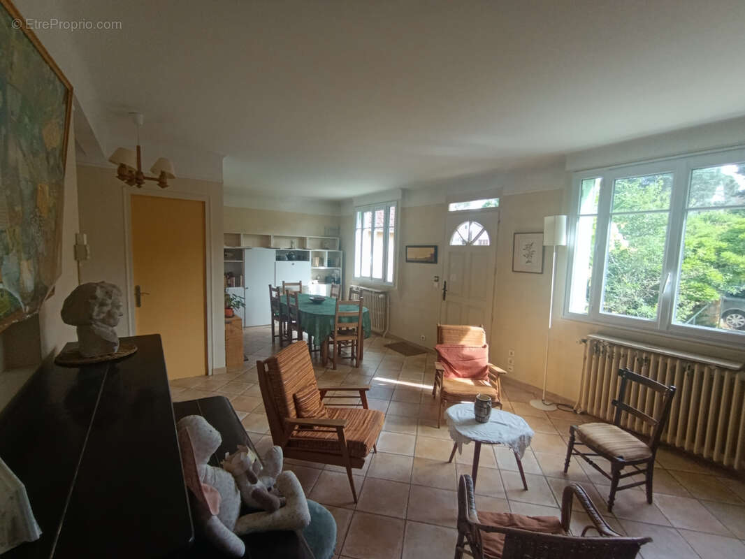 Maison à BURES-SUR-YVETTE