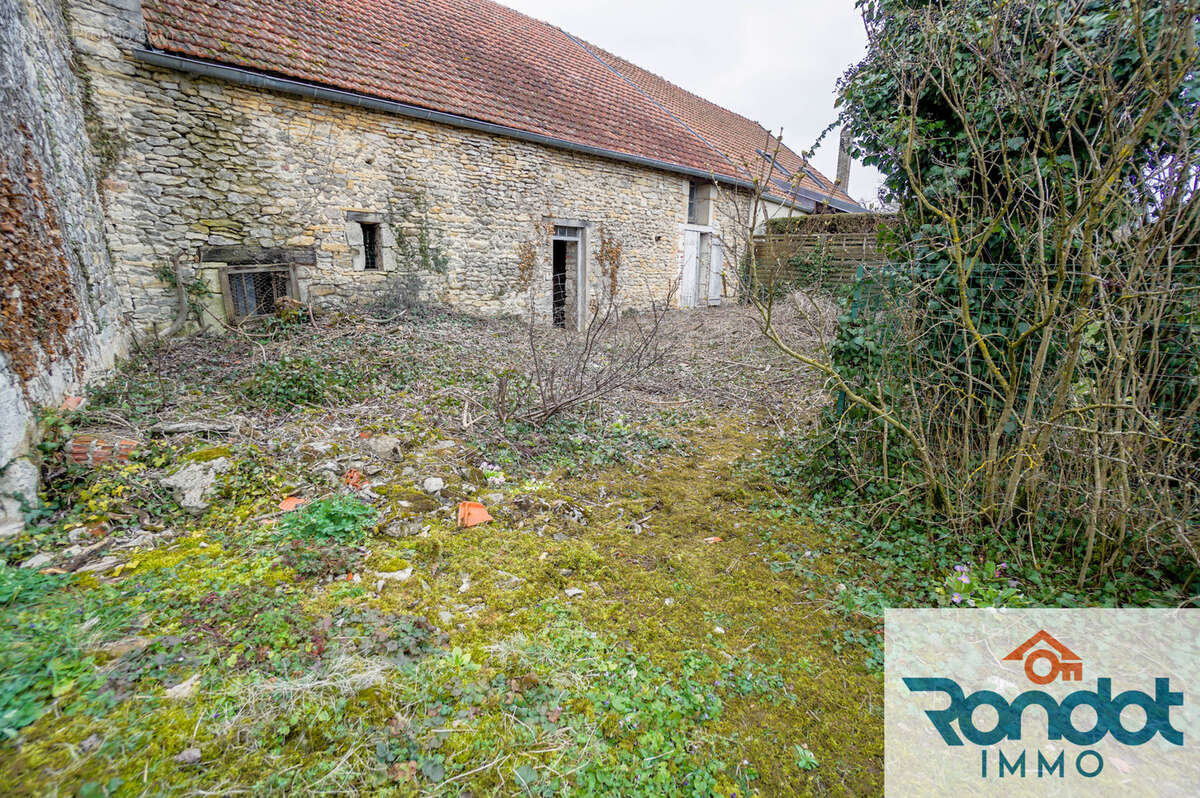 Maison à TIL-CHATEL