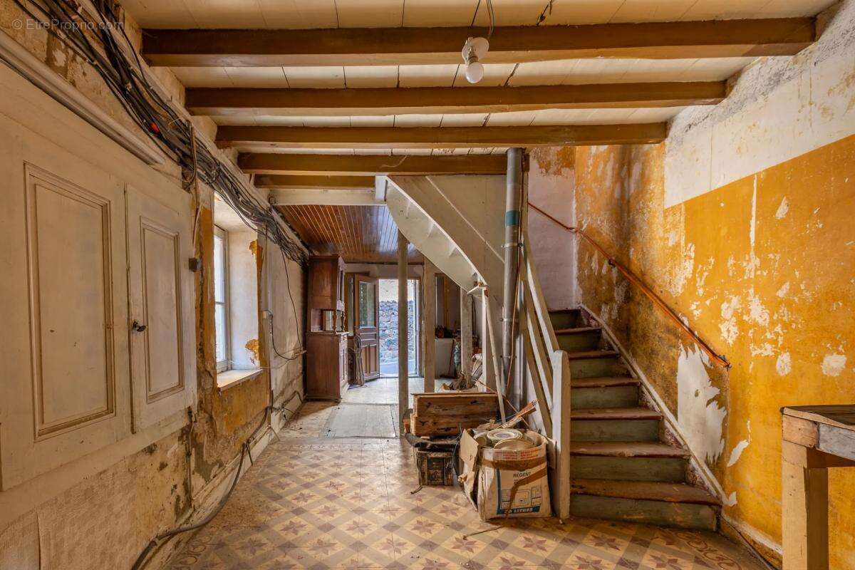 Maison à VAUX-EN-BEAUJOLAIS