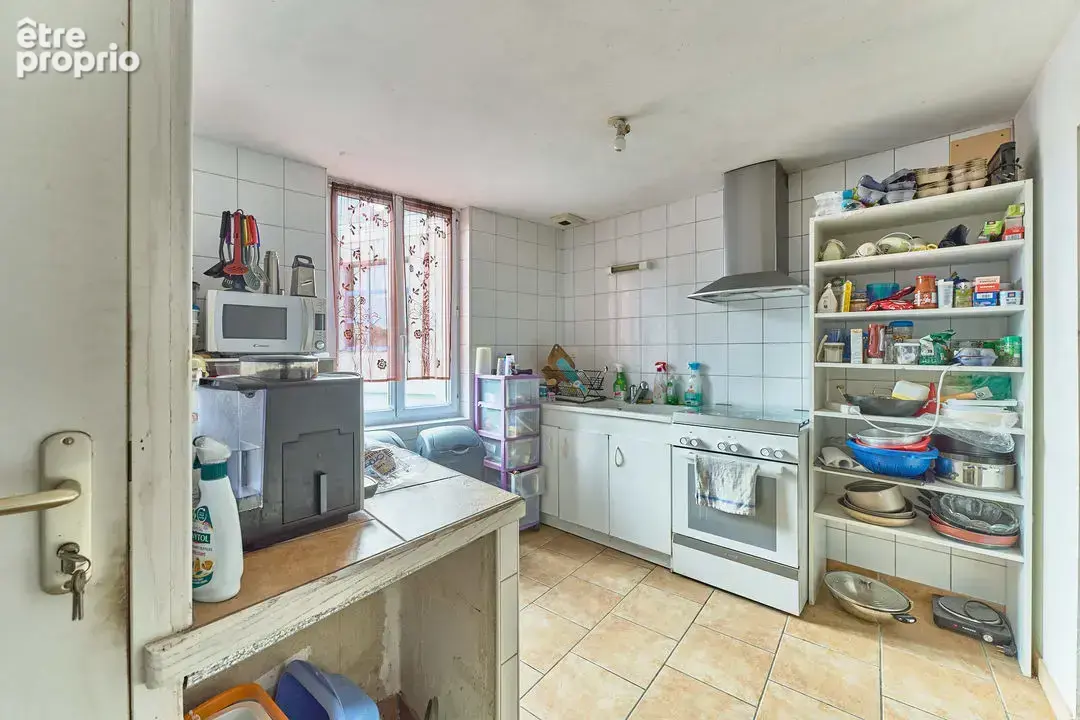 maison avec cuisine séparée