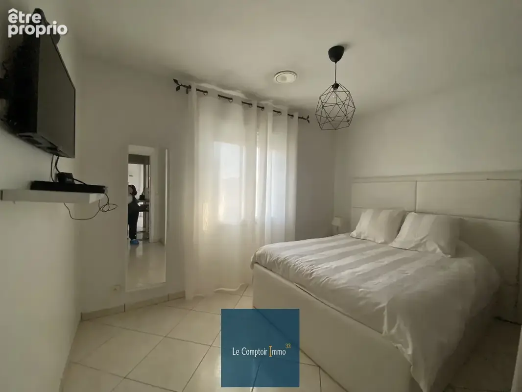 Sur la commune de Sainte Eulalie  maison avec 6 pièces - photo 8