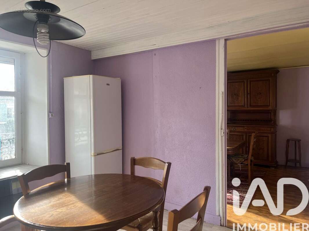 Maison 52 m² à Sail-Sous-Couzan  - photo 6
