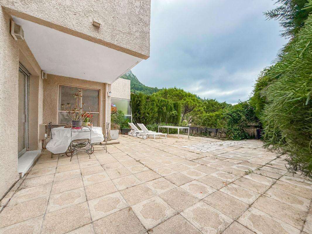 Appartement à VENCE