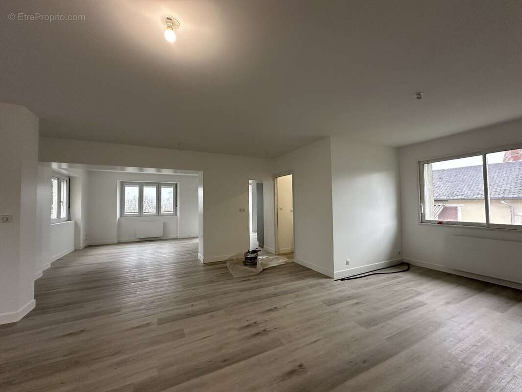 Maison à SAINT-YRIEIX-LA-PERCHE