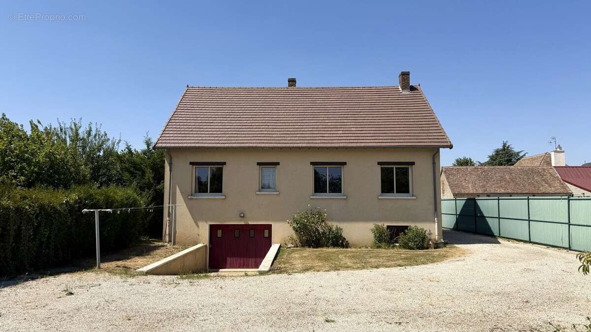Maison 125 m² à Dangeul  - photo 2