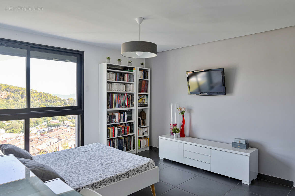 Maison à SOLLIES-TOUCAS