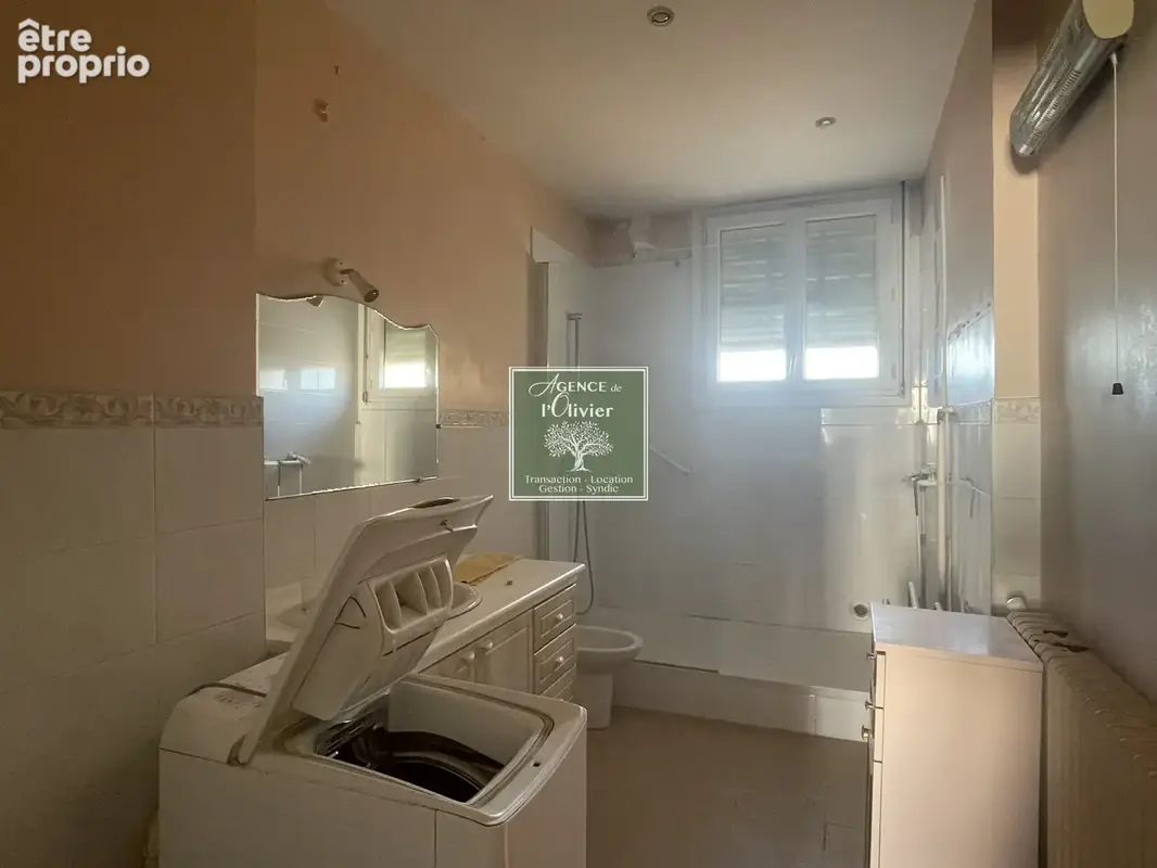 TRINQUETAILLE - Appartement de 88m2 avec deux balcons et deux caves - photo 9