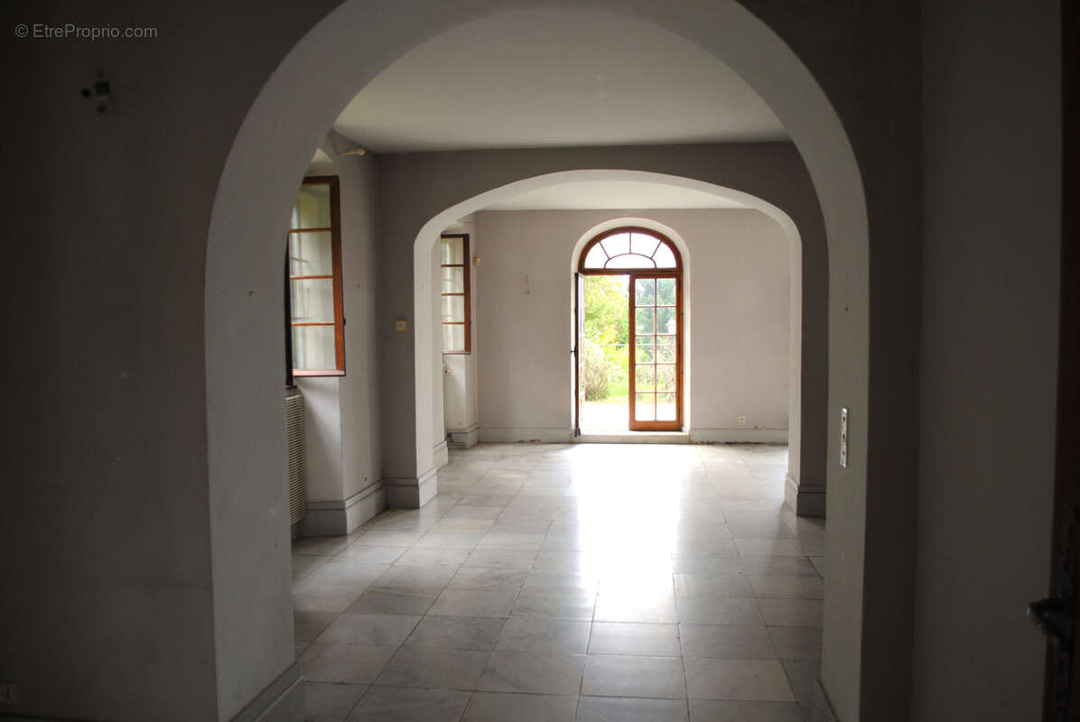 Maison à CHINDRIEUX