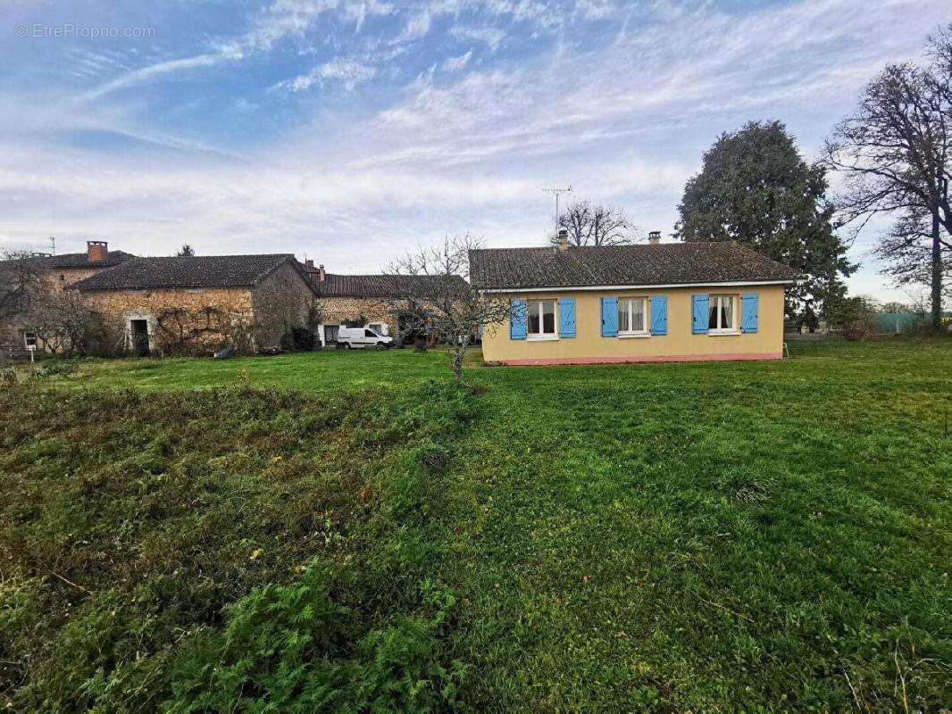 Maison à COGNAC-LA-FORET