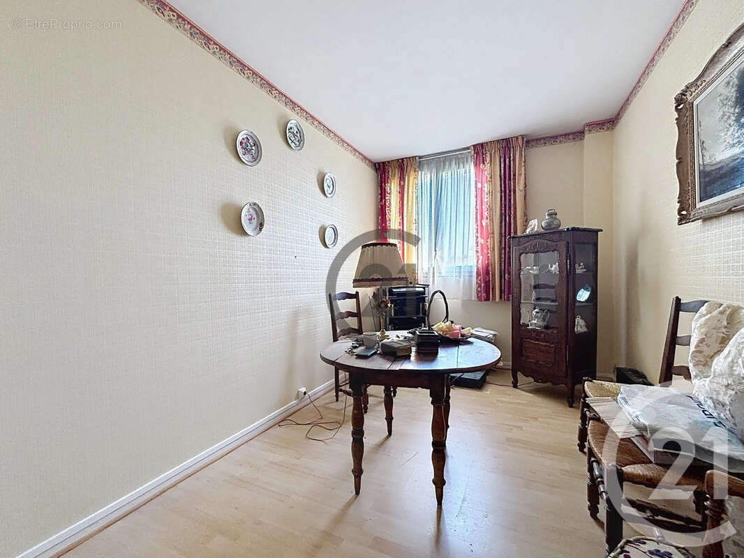 Appartement 82 m² à Avon  - photo 9