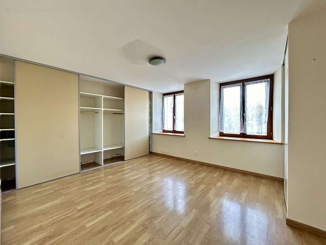 Maison à SAINT-GERVAIS-D'AUVERGNE